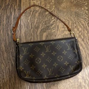 Louis Vuitton Monogram Pouchette